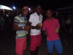 Oktober 10 Anos